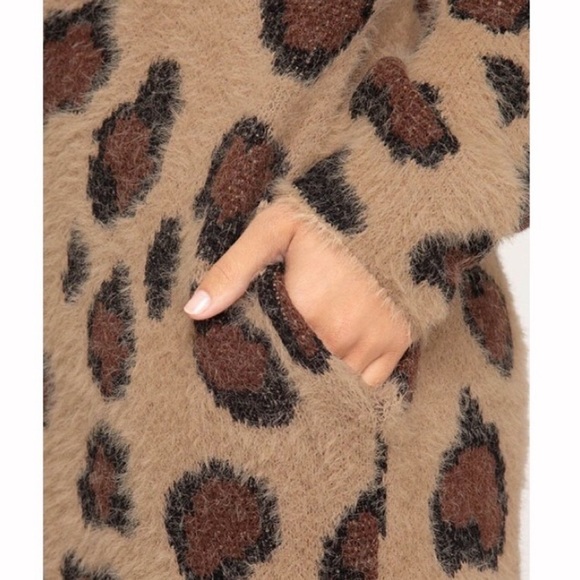 FERRIA Leopard Fuzzy Cardigan - Picture 6 of 6